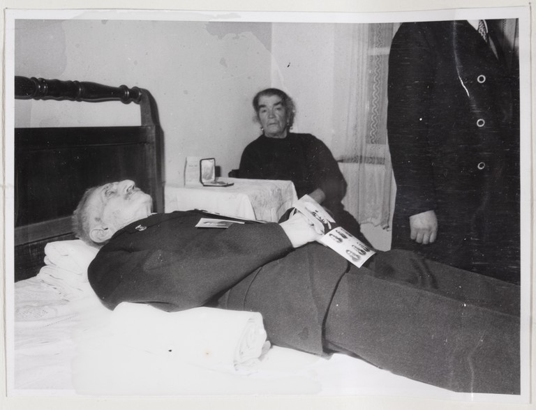 Gattatico-Reggio Emilia, 27-30 marzo 1970, Funerali di Alcide Cervi, Alcide Cervi sul letto di morte